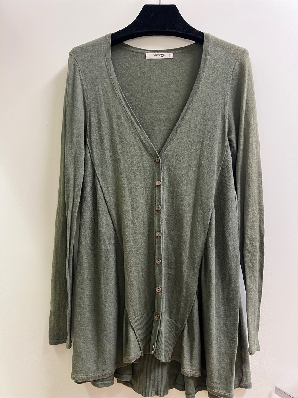 Kensie Olive Green Button-Front V-Neck sweater with side panels sz small